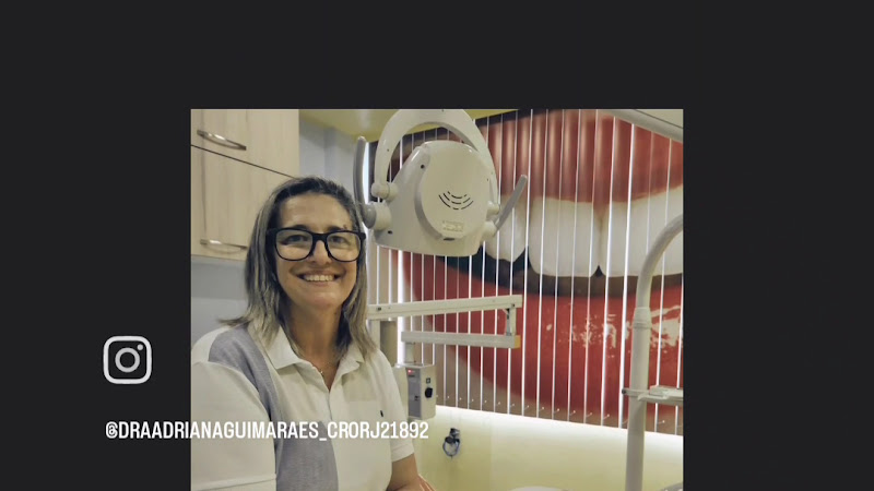 Foto 3 de Dra Adriana Guimarães- Dentista- Centro Niterói- Implantes Dentários- Ortodontia- Cirurgia