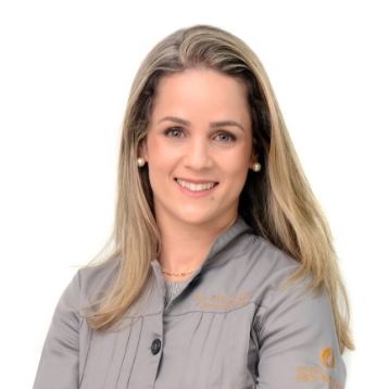 Foto 3 de Dra. Adriana Oliveira Carvalho, Dentista Salvador