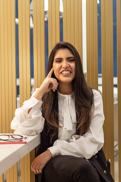 Foto 3 de Dra. Adriana Teles - CIRURGIA E TRAUMATOLOGIA BUCOMAXILO FACIAL