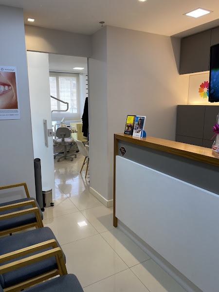 Foto 4 de Dra. Ágatha Claussen - Ortodontia e Odontologia Especializada