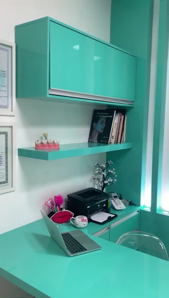 Foto 3 de Dra. Alessandra Carneiro Resende