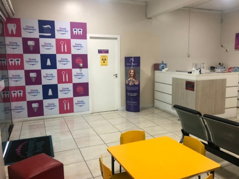 Foto de Dra Alessandra Tinôco - Implantes dentários