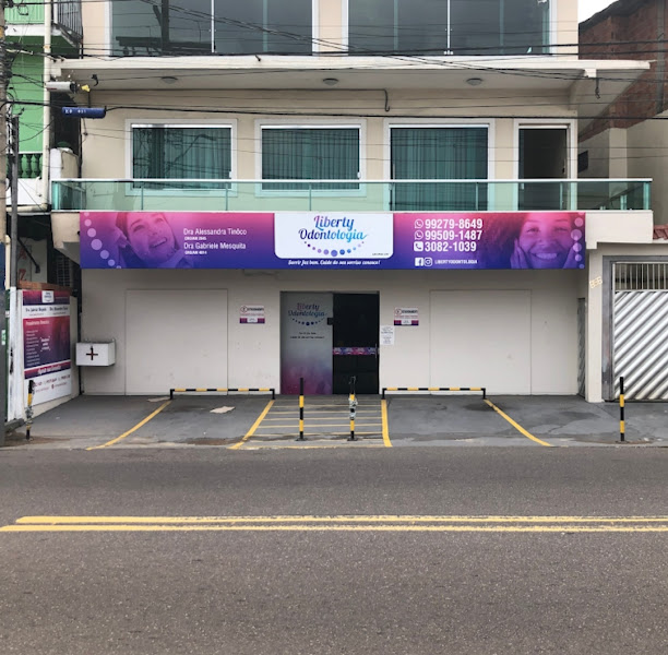 Foto 3 de Dra Alessandra Tinôco - Implantes dentários