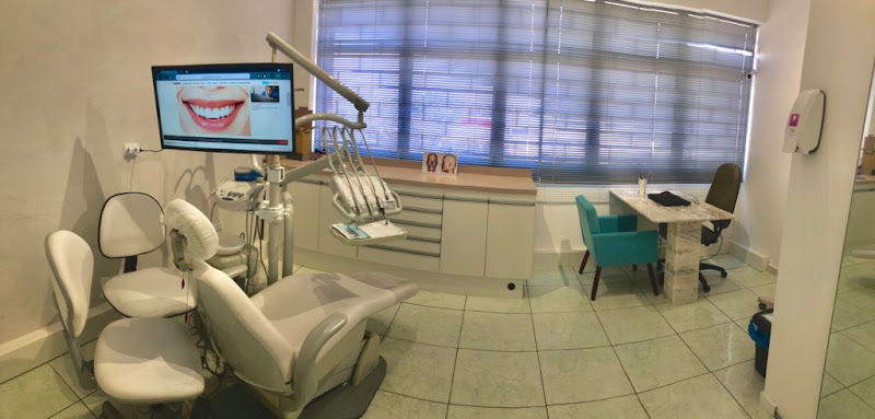 Foto 2 de Dra. Alice Buachak Odontologia e Estética