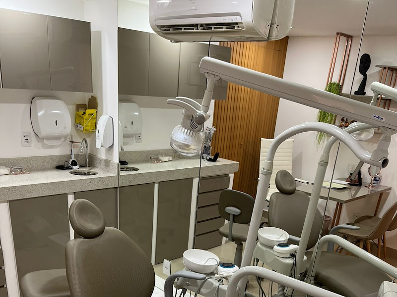 Foto 2 de Dra. Aline Andrade, Dentista