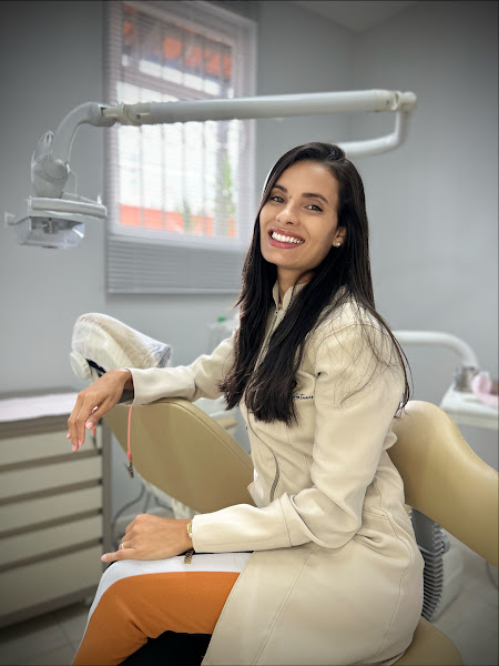 Foto 2 de Dra Aline Antunes