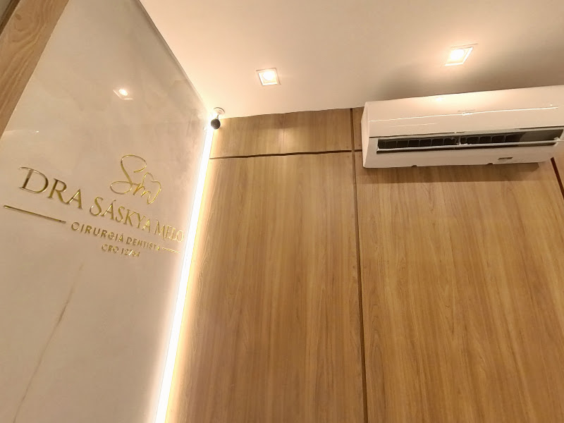 Foto 2 de Dra. Aline Araújo - Prótese Dentária