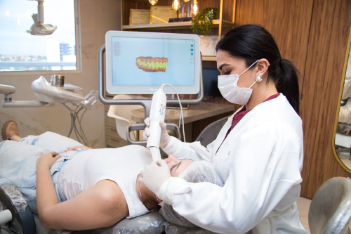 Foto 3 de Dra. Aline Barbosa - Ortopedia Facial e Ortodontia / Harmonização Orofacial