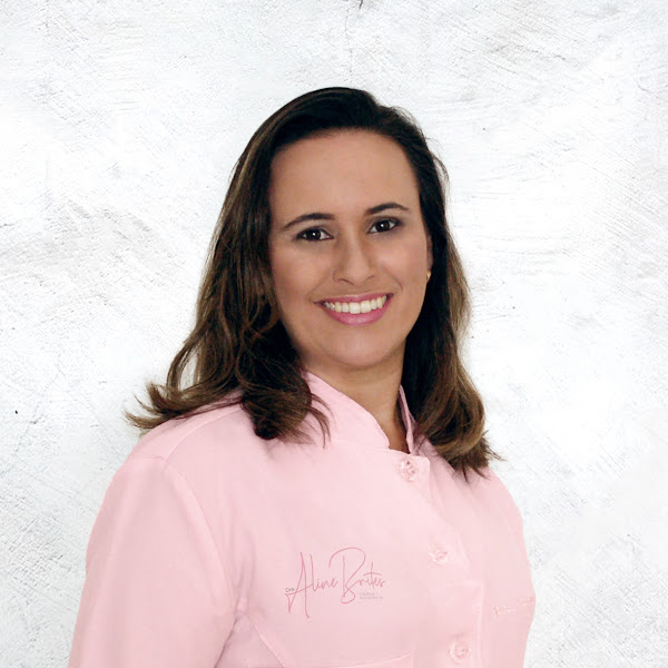 Foto 2 de Dra. Aline Brites - Implantodontia | Periodontia | Cirurgia