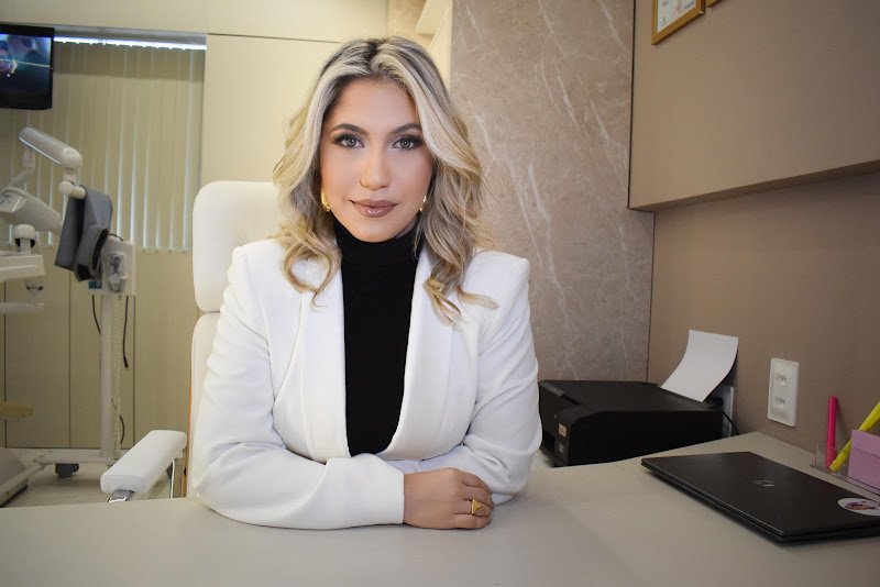 Foto 2 de Dra. Aline Cavalcanti | Cirurgiã-Dentista em João Pessoa