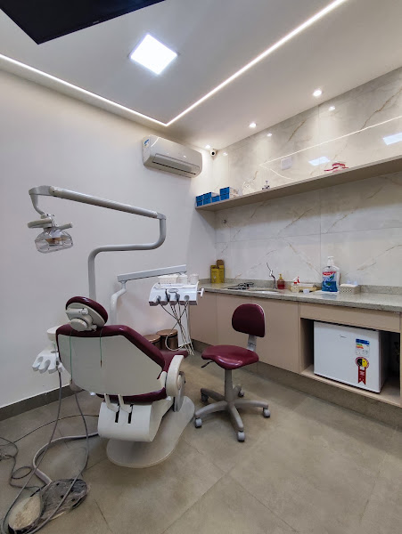 Foto 2 de Dra Aline Fabbri | Invisalign doctor