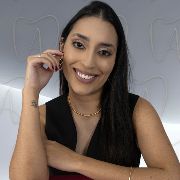 Foto 2 de Dra. Aline Garcia | Odontologia e Harmonização Orofacial