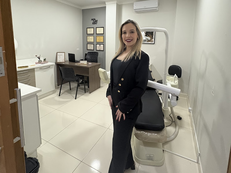 Foto 8 de Dra. Aline Garcia | Odontologia e Harmonização Orofacial