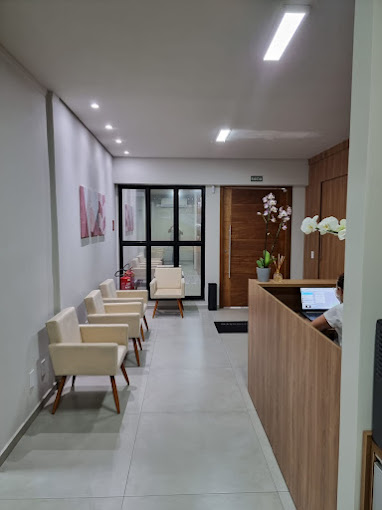 Foto 3 de Dra. Aline Oliveira - Cirurgiã Dentista, Ortodontia e Aparelhos Invisíveis em Botucatu.