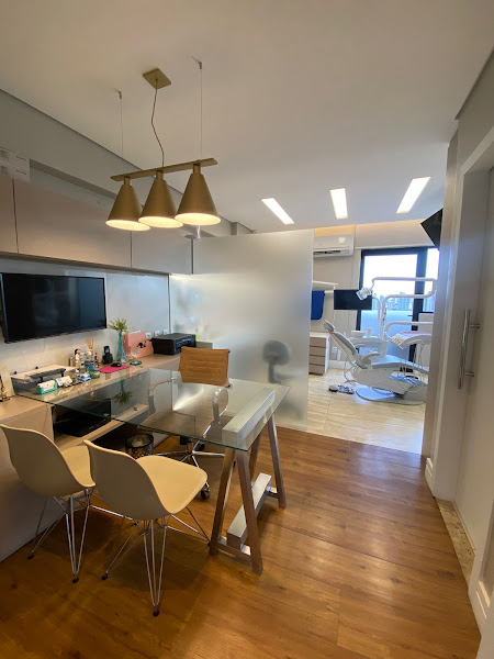 Foto 3 de Dra Aline Soares. - Especialista em Canal