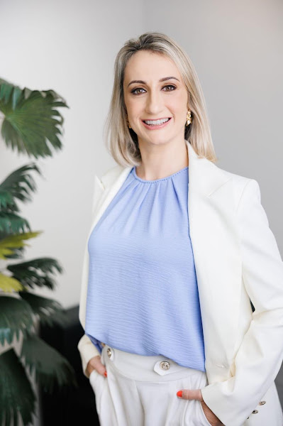 Foto 2 de Dra. Aline Thomazelli Peres Tomazoli - Endodontista - Maringá - PR