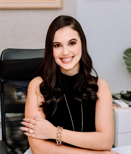 Foto 2 de Dra. Alinne Antunes | Cirurgiã Dentista | Especialista em dentística | Clínica Odontológica em Palmas