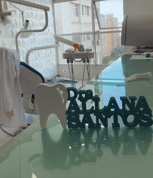 Foto 2 de Dra. Allana Santos - Cirurgiã-Dentista