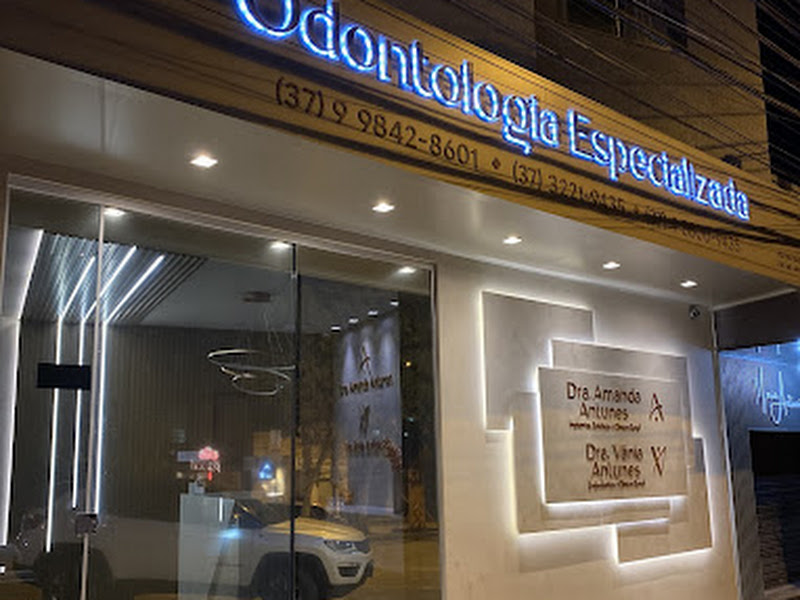 Foto de Dra. Amanda Antunes - Implantes Dentários | Divinópolis