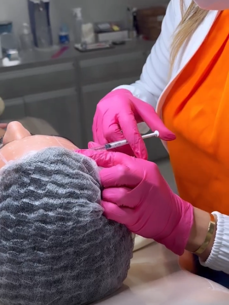 Foto 2 de Dra. Amanda Beatriz Harmonização Facial e Estética