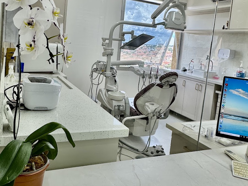 Foto 3 de Dra. Amanda Cabau | Endodontista | Araraquara