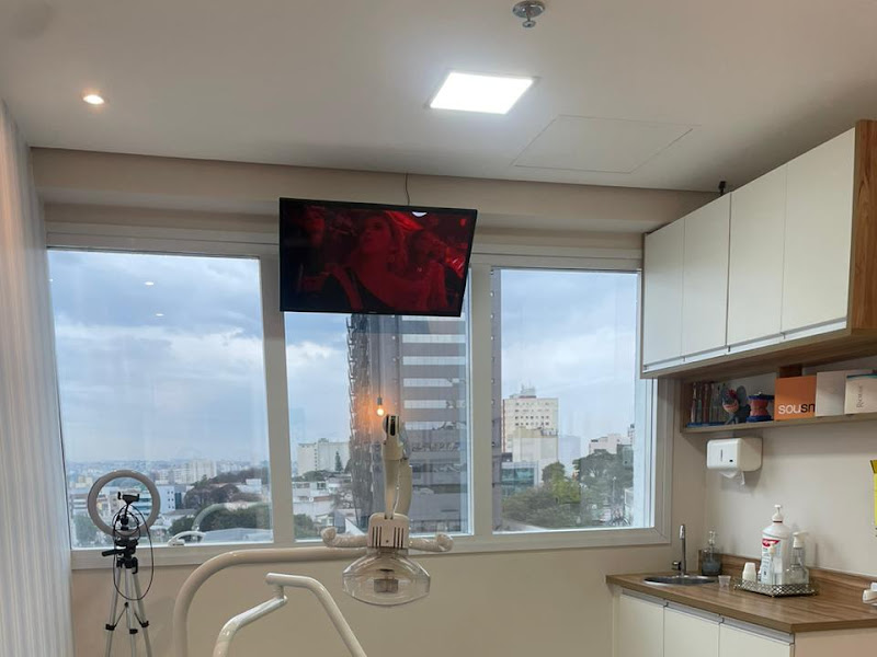 Foto de Dra. Amanda Corocher Odontologia Guarulhos Ortodontia Invisalign Doctor e Estética Orofacial