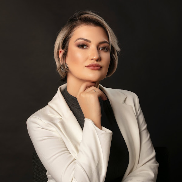 Foto 2 de Dra. Amanda Esteves | Harmonização Facial