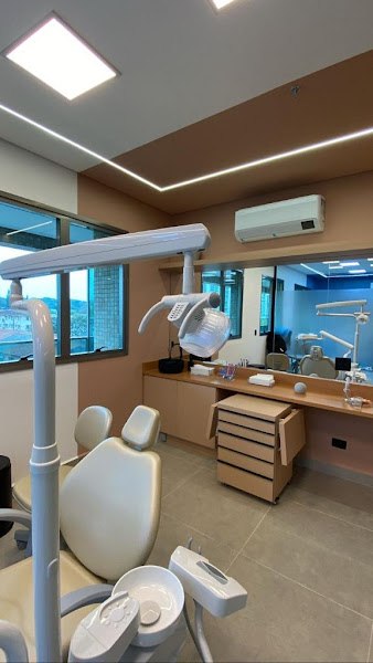 Foto 2 de Dra Amanda Kimura Cirurgiã Dentista - Harmonização Orofacial