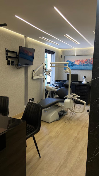 Foto 2 de Dra. Amanda Lima Caixeta - Dentista