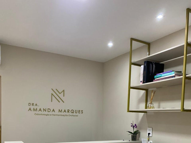 Foto de Dra. Amanda Marques - Dentista Harmonização Orofacial, Lipo de Papada, Platismoplastia, Botox, Preenchimento.