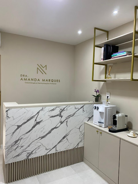 Foto 2 de Dra. Amanda Marques - Dentista Harmonização Orofacial, Lipo de Papada, Platismoplastia, Botox, Preenchimento.