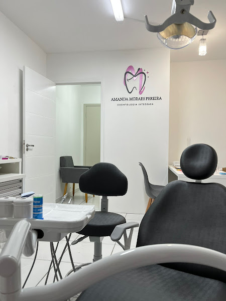 Foto 3 de Dra. Amanda Moraes – Odontologia Integrada | Endodontia (Curitiba)