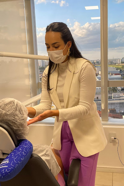 Foto de Dra. Amanda Vanzo | Odontologia Estética