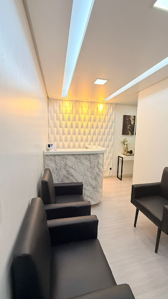 Foto 3 de Dra Amandah Rodrigues Implantodontia e Estética | Gama Df