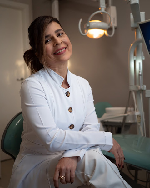 Foto 2 de Dra. Ana Amorim - Dentista - Salvador