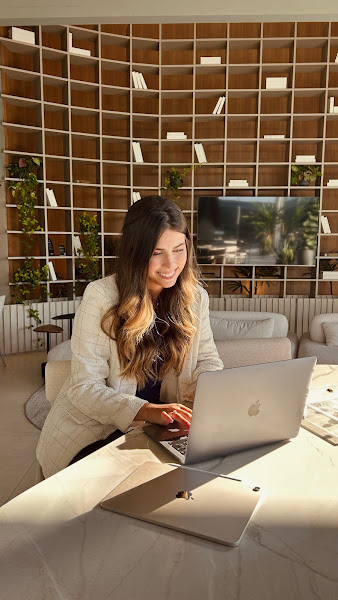 Foto 3 de Dra Ana Beatriz Lopes | Dentista em Natal | Clareamento | Limpeza | Urgências | Restaurações