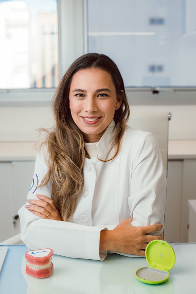 Foto 2 de Dra. Ana Beatriz Neves Pereira - Ortodontista, Dsmile Clínica Odontológica