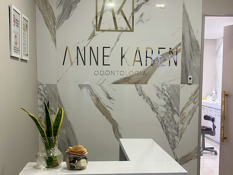 Foto 9 de Dra. Ana Carolina Azevedo - Dentista Divinópolis