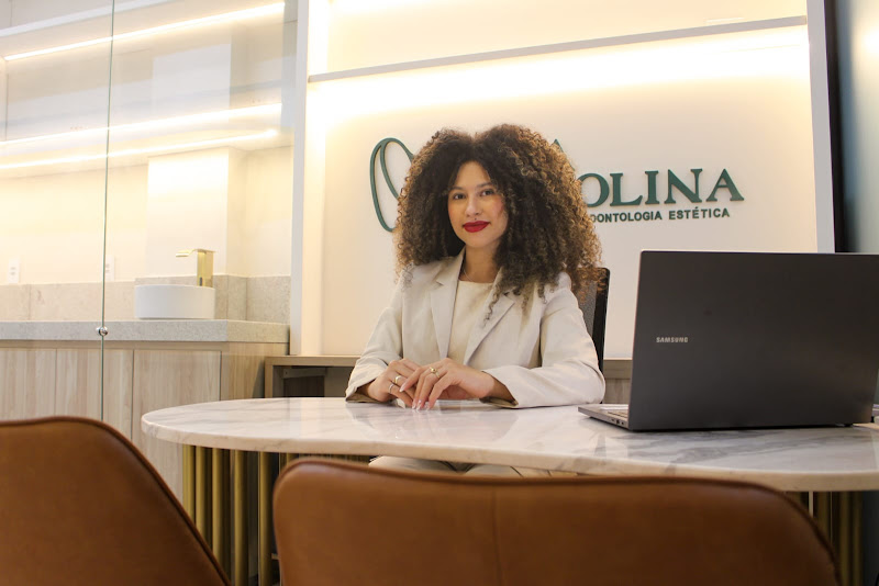 Foto 2 de Dra. Ana Carolina - Dentista em Teófilo Otoni