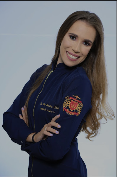 Foto 2 de Dra. Ana Carolina Ribeiro - Cirurgia e Periodontia