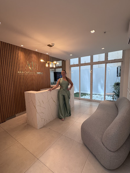 Foto 2 de Dra Ana Carolina Ribeiro - Harmonização Facial