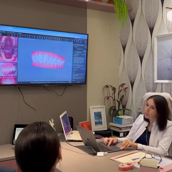 Foto 3 de Dra. Ana Cristina Eiras Previato - Dentista Rio Preto - Lente de Contato Dental - Invisalign
