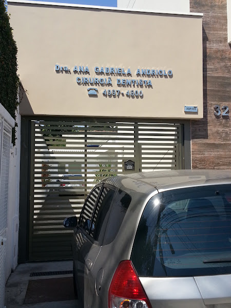 Foto 3 de Dra. Ana Gabriela Andriolo Cirurgiã Dentista