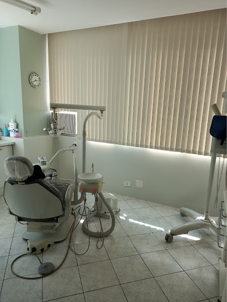 Foto 2 de Dra Ana Glaucia Jesus – Dentista no Centro de São Paulo (República)