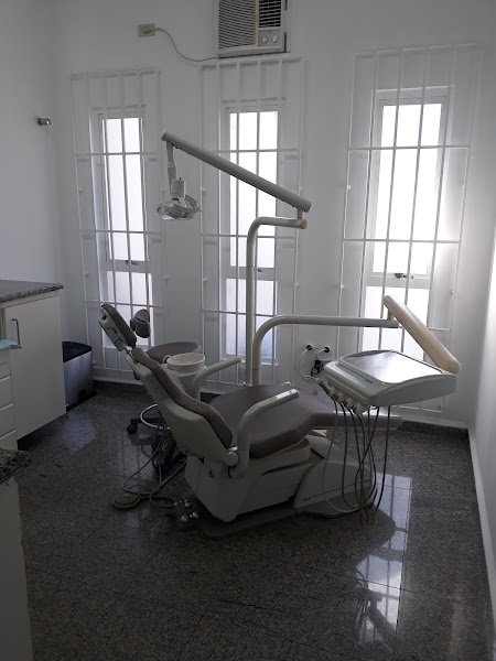 Foto 2 de Dra Ana Julia Kuriki Balan - Odontologia