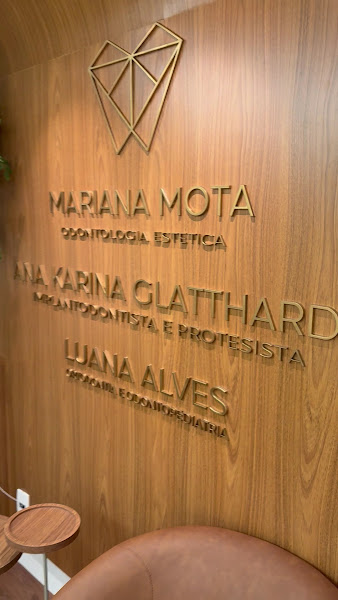 Foto 3 de Dra. Ana Karina Glatthardt | Dentista no Leblon-RJ | Implantodontia, Prótese e Cirurgias Gengivais