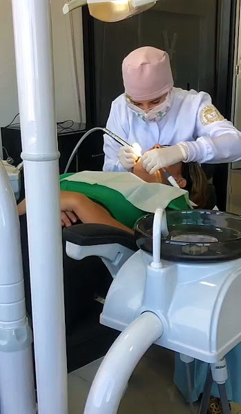 Foto 3 de Dra. Ana Laura Mion - Odontologia