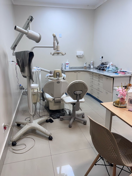 Foto 2 de Dra Ana Laura Morais - Especialista em Endodontia