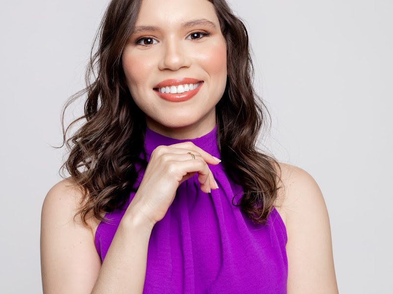 Foto de Dra. Ana Lira Endodontia (Tratamento de Canal)