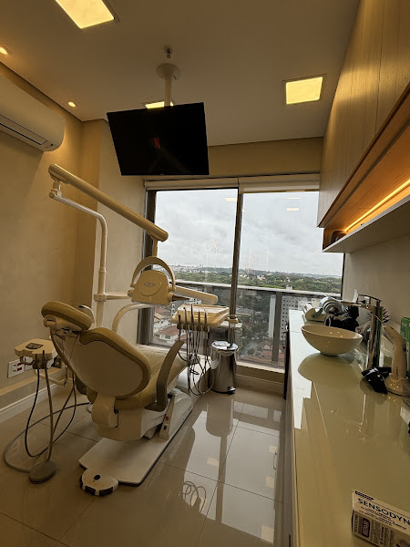 Foto 3 de Dra. Ana Lívia Fileto - Periodontia